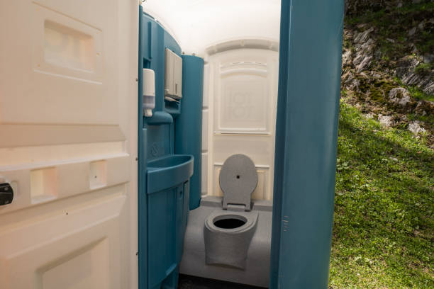 Best Portable restroom solutions  in Riddle, OR